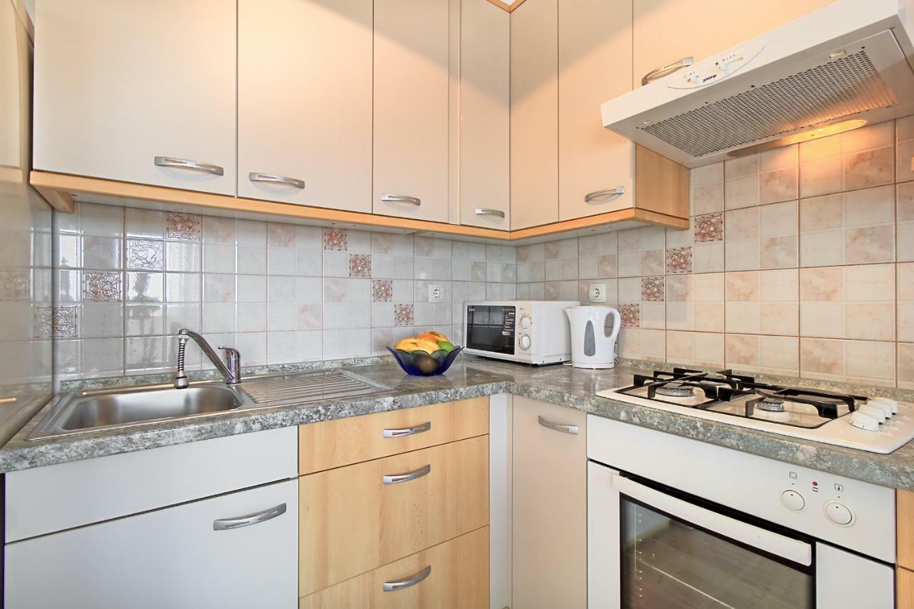 Lara Apartments Умаг Экстерьер фото